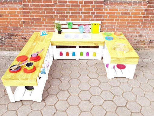 Matschküche-Kinderküche-aus-Paletten-Holz-XLMP-bunt-gelb